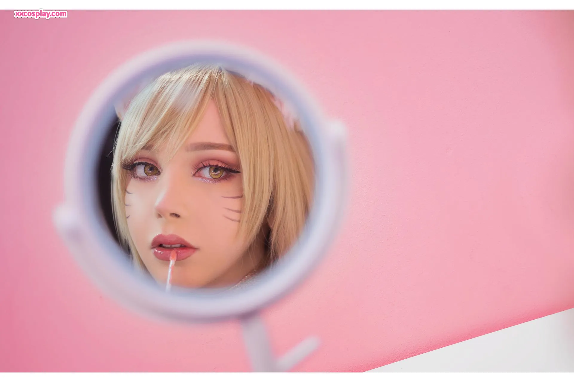 Sayathefox trong vai Ahri (K/DA)